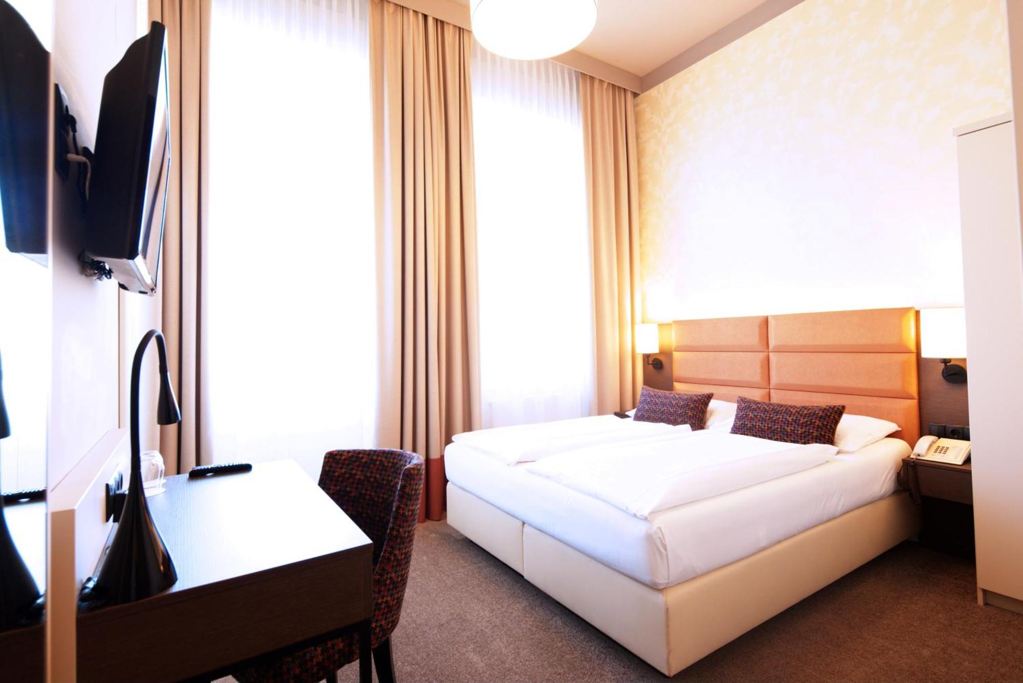 Hotel Drei Kronen 3*